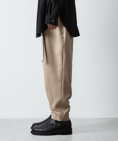 RECYCLE POLYESTER 2-TUCK TAPERED PANTS/BEIGE