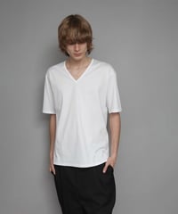 V-NECK T/WHITE