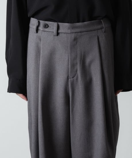 RECYCLE POLYESTER 2-TUCK TAPERED PANTS/GRAY