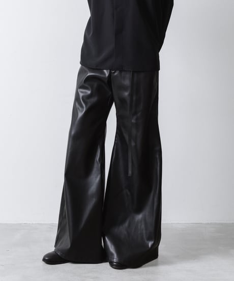 SYNTHETIC LEATHER WIDE FLAIR PANTS/BLACK
