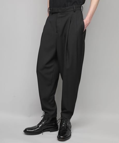 RECYCLE POLYESTER 2-TUCK TAPERED PANTS/BLACK