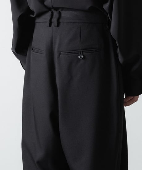 RECYCLE POLYESTER 2-TUCK TAPERED PANTS/BLACK