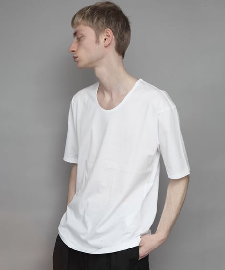 COTTON U-NECK T/WHITE