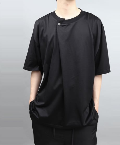 METALCOLOR BUTTON DRAPE T-SHIRT/BLACK
