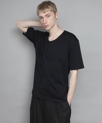 COTTON U-NECK T/BLACK