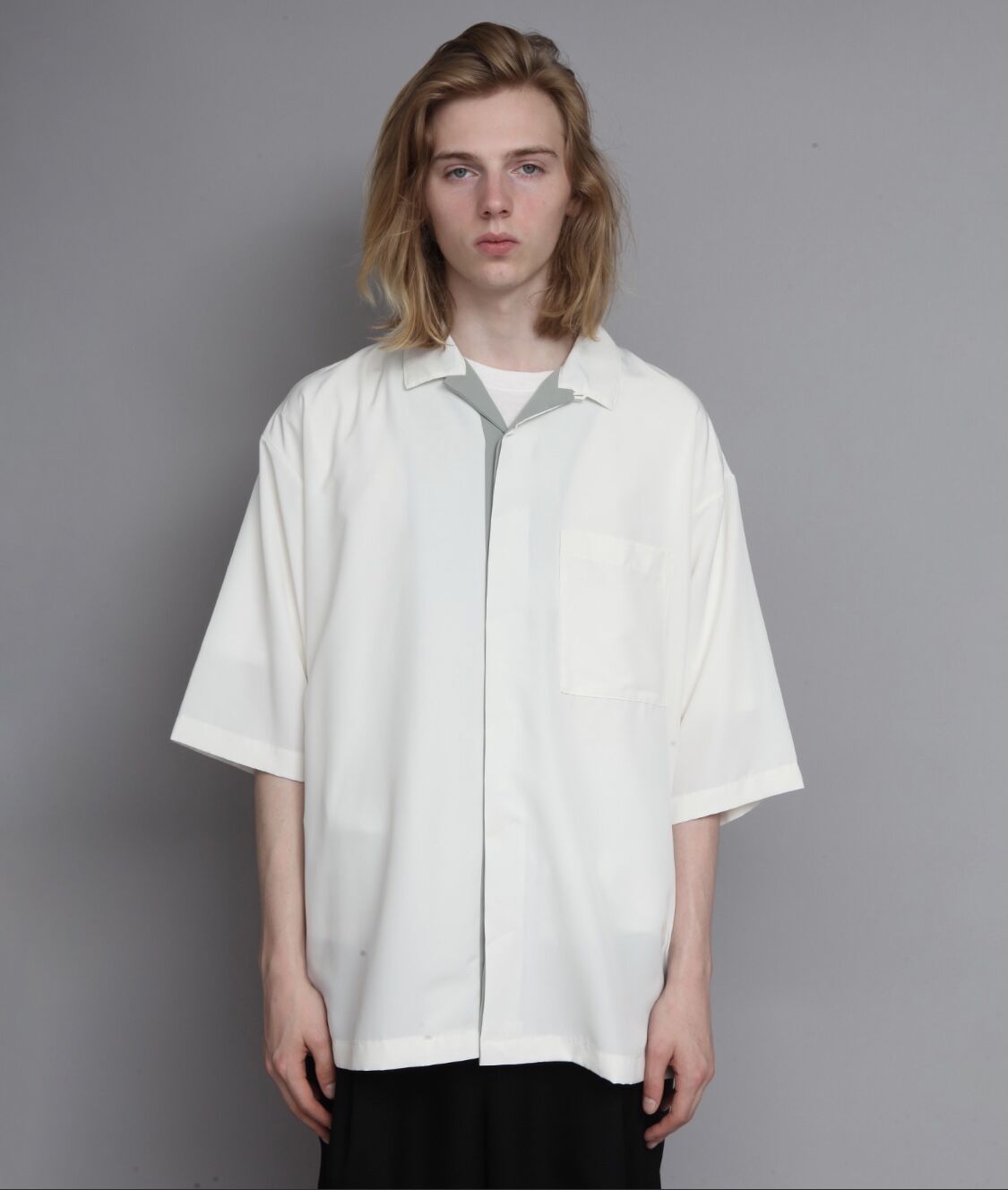 soerte LOOSE H/S OPEN COLLAR SHIRT ホワイト soerte（ソエルテ）の「LOOSE H / S OPEN COLLAR SHIRT (ASSORT