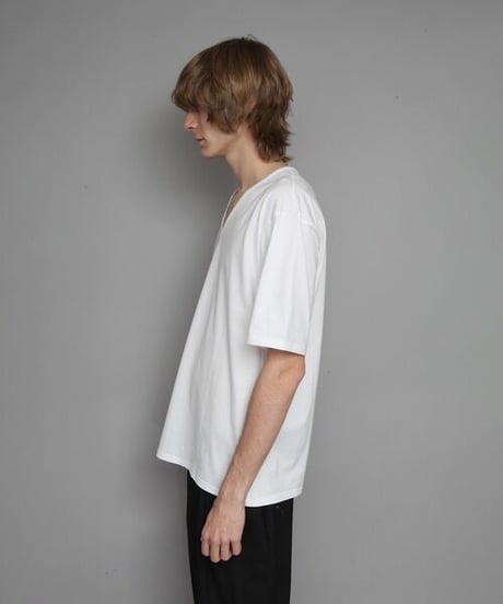 V-NECK T/WHITE