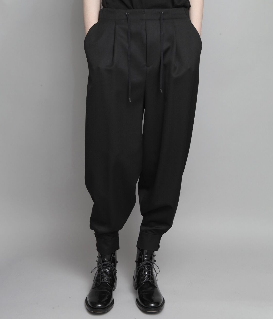 CLASSIC WOOL CUFFS PANTS/BLACK | ato AOYAMA