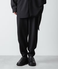 RECYCLE POLYESTER 2-TUCK TAPERED PANTS/BLACK