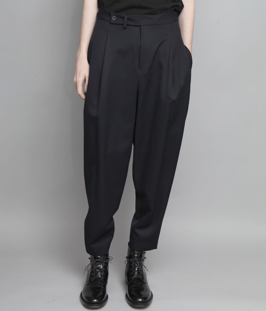 WOOL 2TACK TAPERD PANTS/NAVY | ato AOYAMA