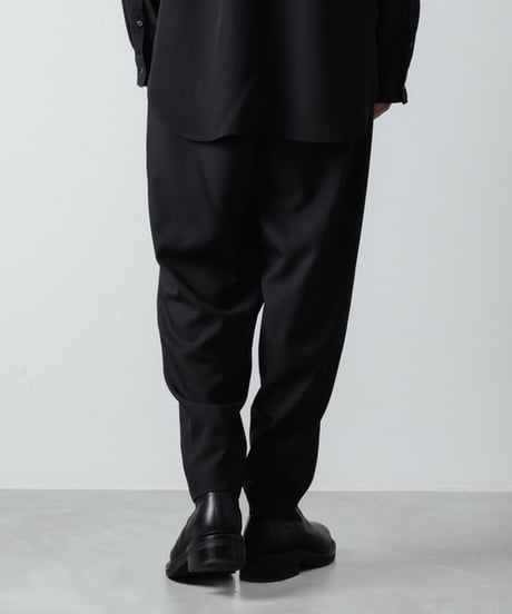 RECYCLE POLYESTER 2-TUCK TAPERED PANTS/BLACK