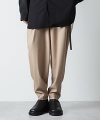 RECYCLE POLYESTER 2-TUCK TAPERED PANTS/BEIGE