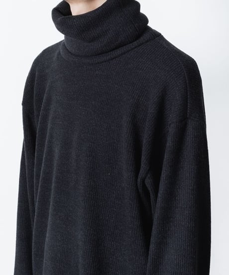 JACKAL RIB OVERSIZED TURTLE-NECK/BLACK
