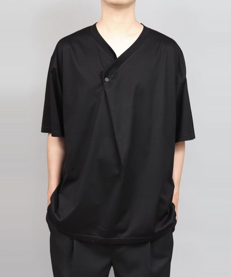 DRAPE V-NECK T-SHIRT/BLACK