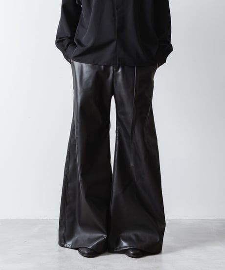 SYNTHETIC LEATHER WIDE FLAIR PANTS/BLACK