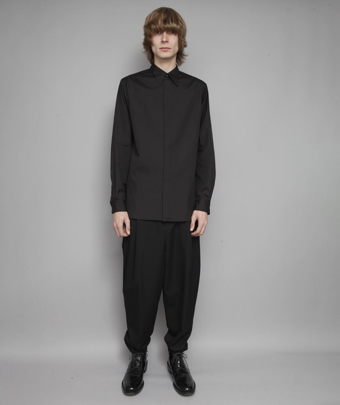 ato アトウ　新品未着用　ロングシャツ CLASSIC LONG-POINT SHIRTS/BLACK | ato AOYAMA