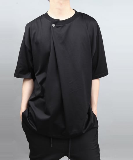 METALCOLOR BUTTON DRAPE T-SHIRT/BLACK