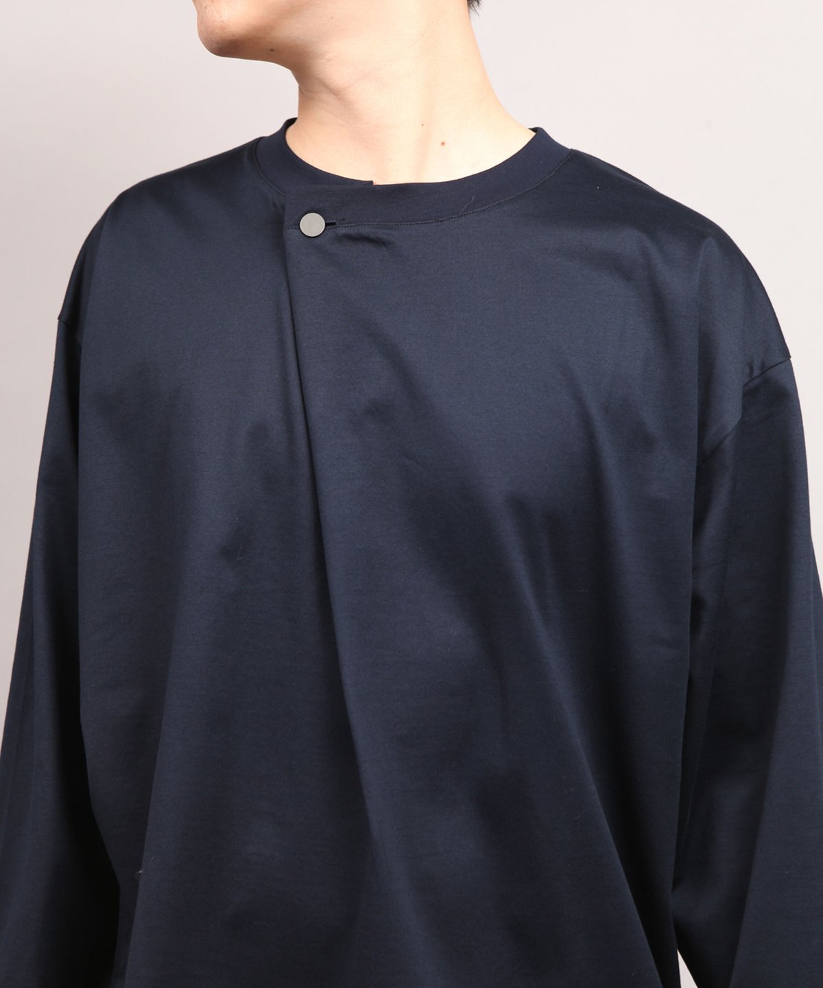 Tシャツ METALCOLOR BUTTON DRAPE T-SHIRT