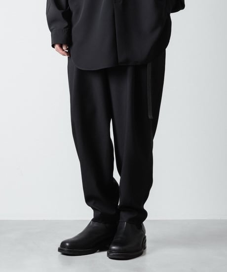 RECYCLE POLYESTER 2-TUCK TAPERED PANTS/BLACK