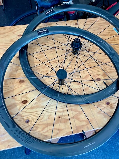 SCOPE R4 リムブレーキ用（チューブレスOK）シマノボディ | ピオニエーレ