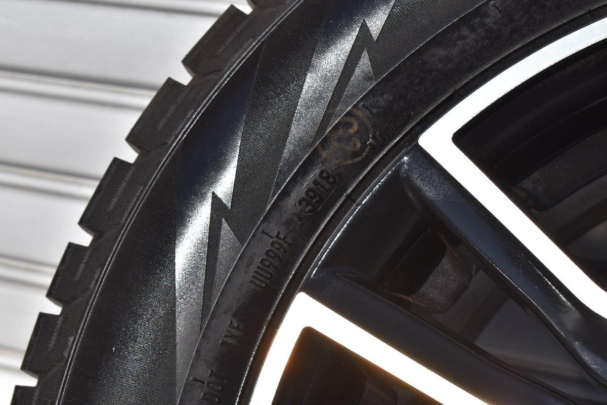 アウトレット品】カングー195/65R15スタッドレスタイヤ＆OZ