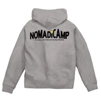 【アウトレット＆送料無料】ノマキャンロゴバックプリントジップパーカー　ユニセックスSサイズ