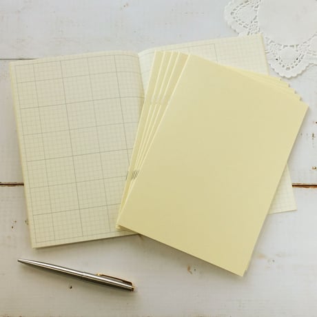 大人の時間割帳（１か月）６冊セット バニラ　1,500円