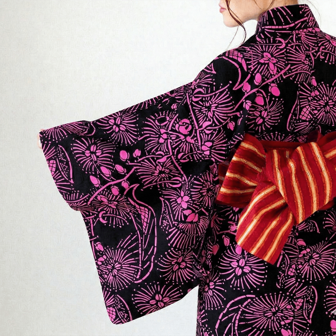 春の限定色】沖縄の伝統工芸品：琉球紅型（びんがた）の型紙デザイン