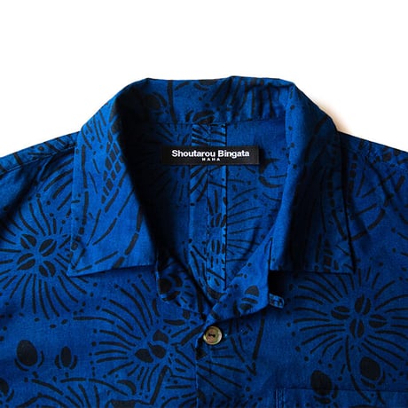【10着限定！9月下旬発送】沖縄の伝統工芸品：琉球紅型×琉球藍染めシャツ