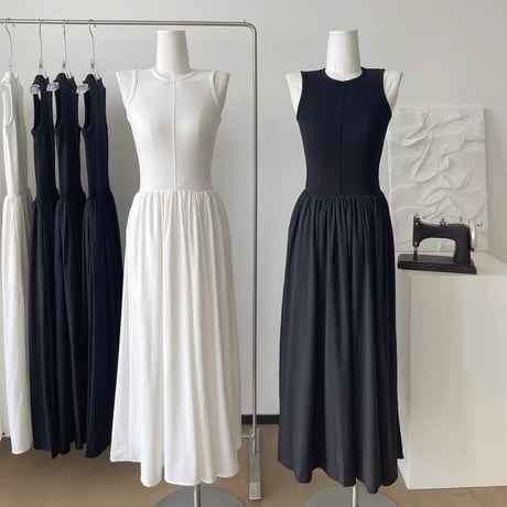 sleeveless onepiece