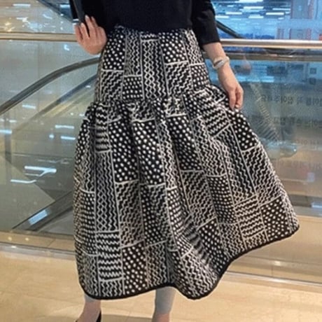 異柄 volume skirt
