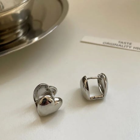 heart ピアス