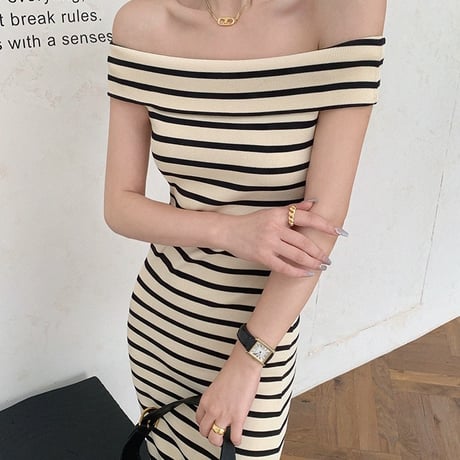 off shoulder border onepiece