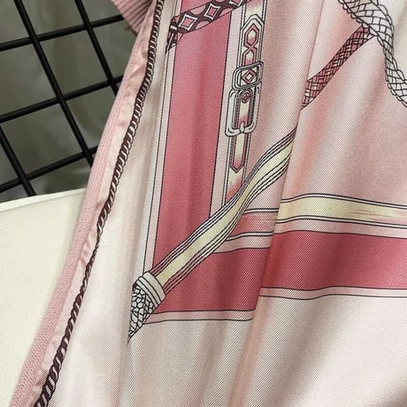 【即納あり】スカーフ柄 tops 半袖