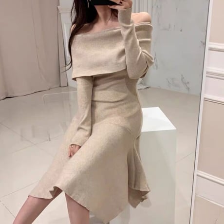 オフショルワンピース