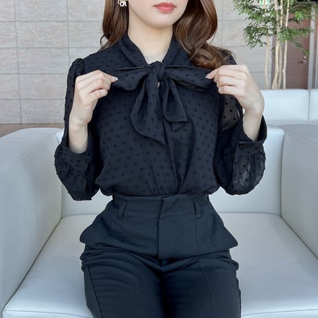 dot blouse