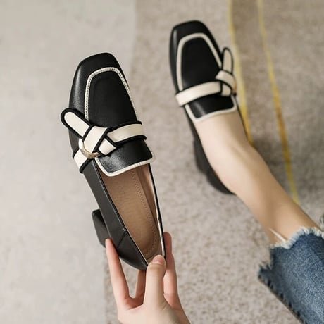 bi-color pumps