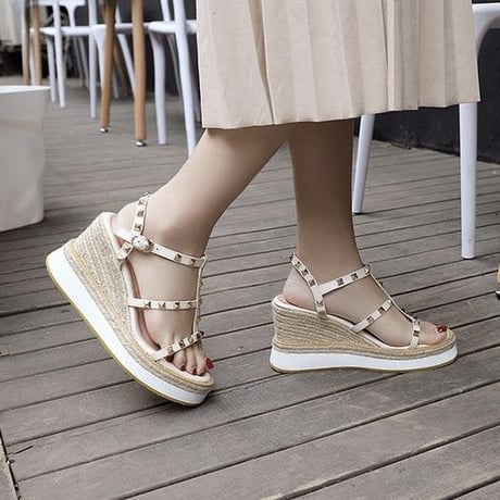 Genuine leather studs sandals