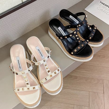 Genuine leather studs sandals