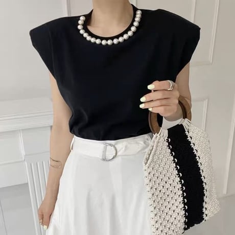 neck pearl t-shirt