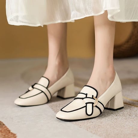 bi-color pumps