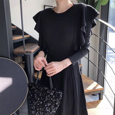 shoulder frill  knit onepiece