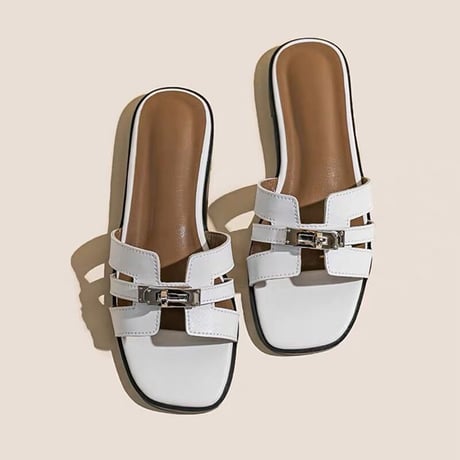 buckle flat sandal