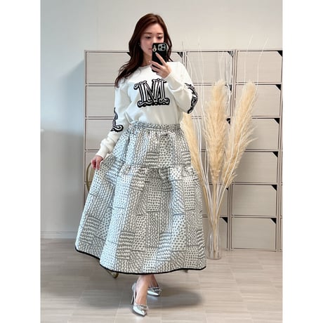 異柄 volume skirt
