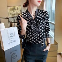 v柄 blouse