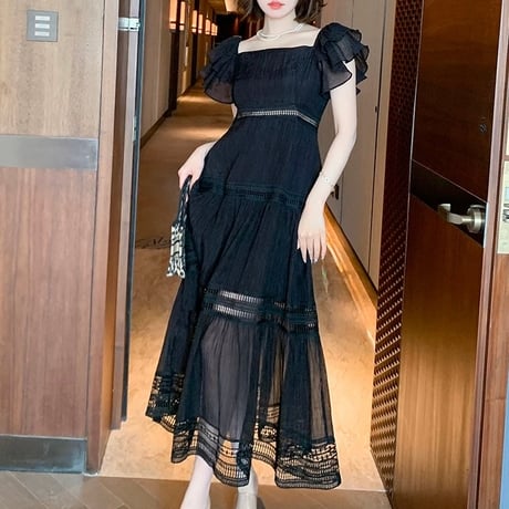frill shoulder black onepiece