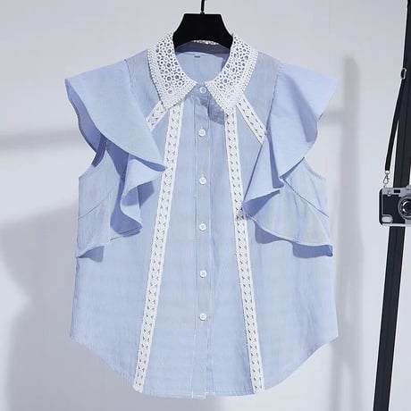 sleeveless frill blouse