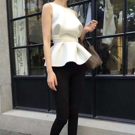sleeveless tops