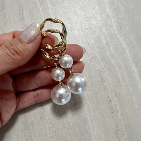 即納 二連 パールモチーフ ピアス