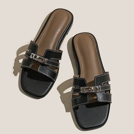 buckle flat sandal